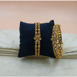 Antic Finishing Bangles Set  31