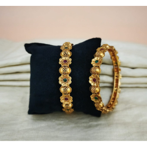 Antic Finishing Bangles Set  33