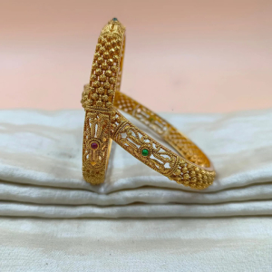 Antic Finishing Bangles Set 18